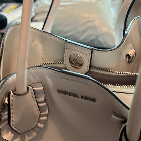 Michael Kors studio tote w dust bag and crossbody strap - Picture 3 of 10